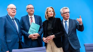 Initiative fordert Staatsreform - Warnung vor Abstieg Deutschland