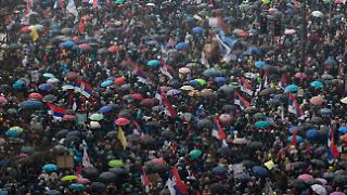 Zehntausende protestieren in Belgrad gegen das Regime
