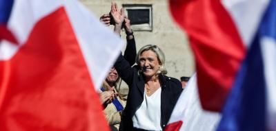 „Wenn es Luftbilder gibt, sind wir erledigt“, sagt ein Le Pen-Unterstützer in der Menge
