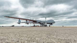 Bundeswehr lässt Drohne Heron TP über Ostseeküste kreisen