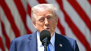 Trump kündigt Sanktionen für alle Käufer iranischen Öls an