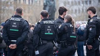Hessen und Bayern wollen ihre Polizisten überprüfen