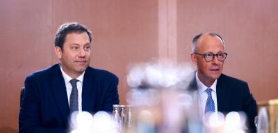 Merz regelt Hierarchie in Regierung – und streicht gleich 25 Posten