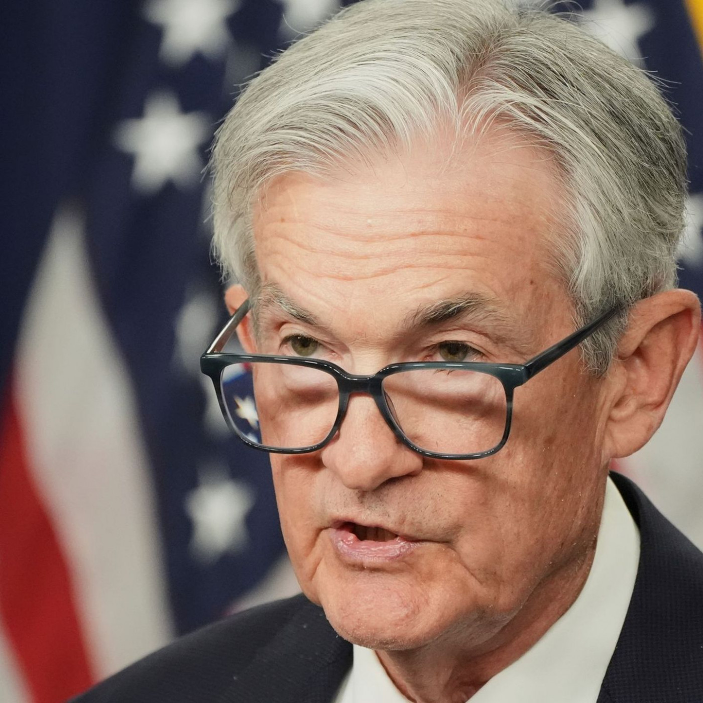 Zölle bremsen US-Notenbank - Fed trotzt Trump
