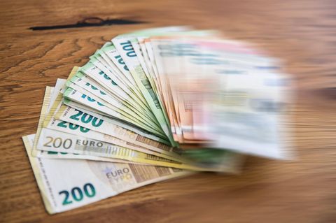 Macht Geld glücklich? Forscher erklärt, wie viel man braucht