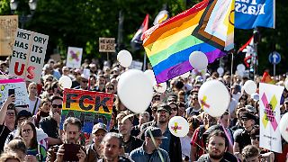 Tausende gehen für AfD-Verbotsverfahren auf die Straße
