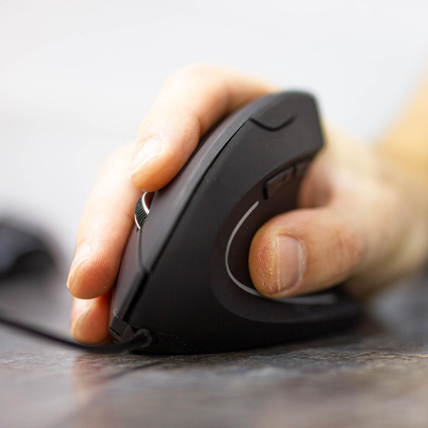 Ergonomische Maus von Logitech für 58 statt 120 Euro: Top-Deals am Montag