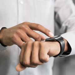 Von Schutzfolie bis Powerbank: Cleveres Zubehör für die Apple Watch