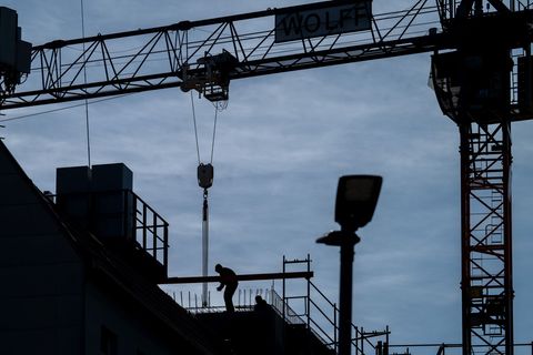 IW-Konjunkturforscher rechnen wegen Zollstreit mit Rezession