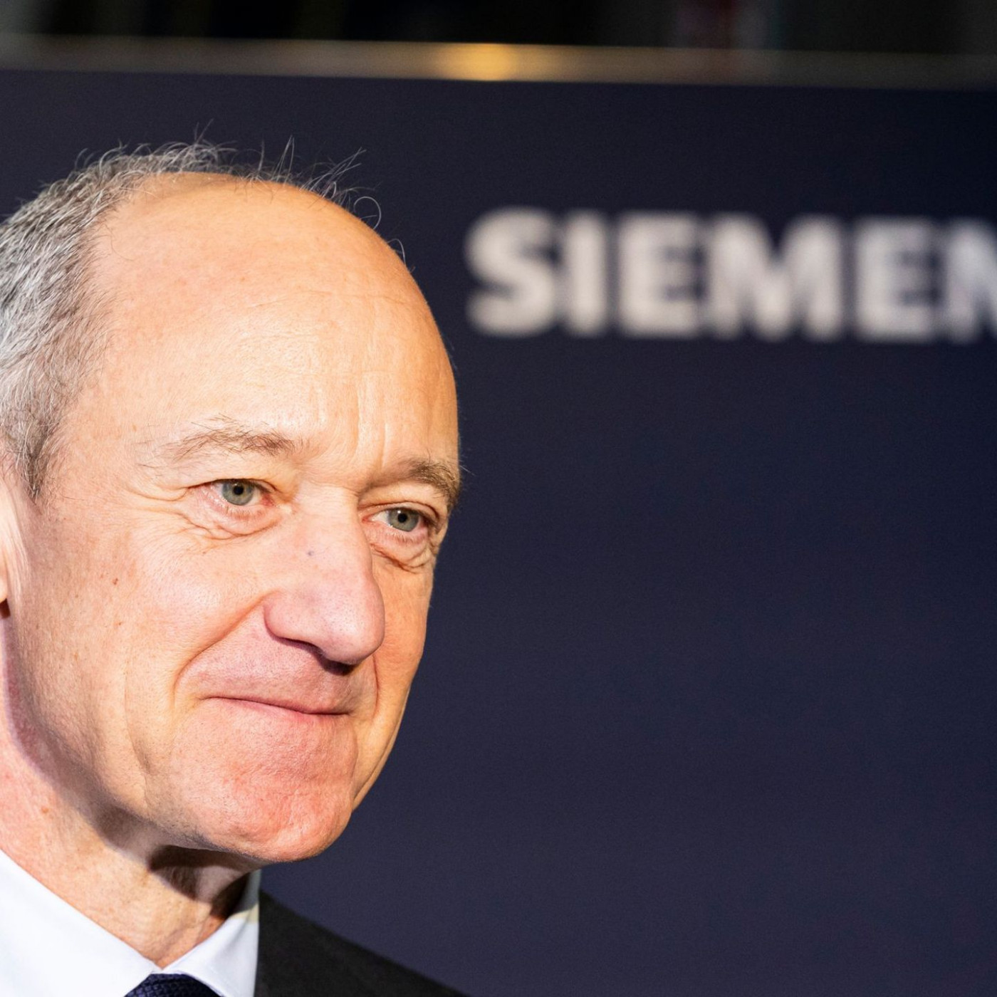 Siemens legt starke Zahlen vor und verteidigt Jobabbau