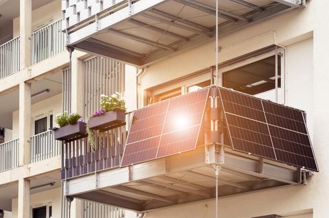 800-Watt-Grenze bei Balkonkraftwerken: Ist mehr Leistung sinnvoll?