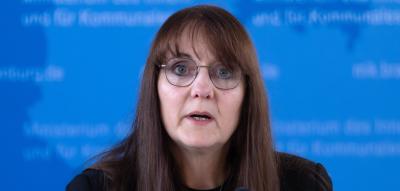 „Geheimniskrämerei möchte ich nicht verantworten“ – Brandenburgs Innenministerin Lange tritt zurück