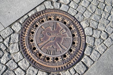 Ein Kanalmaurer über Gestank, sein Gehalt und grüne Ratten