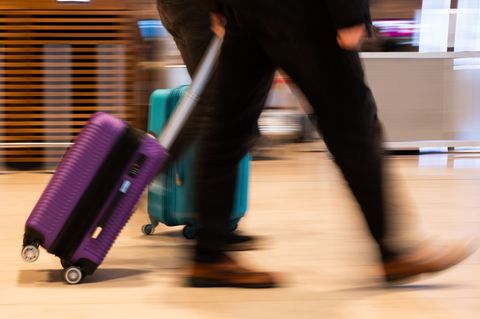 Verbraucherschützer gehen gegen Handgepäck-Gebühr vor