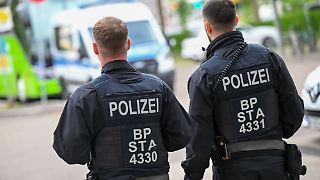 Dobrindt stellt sich taub bei Fragen zur "enormen" Belastung