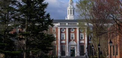 Keine ausländischen Studenten mehr in Harvard – Bär nennt Entwicklung „hochdramatisch“