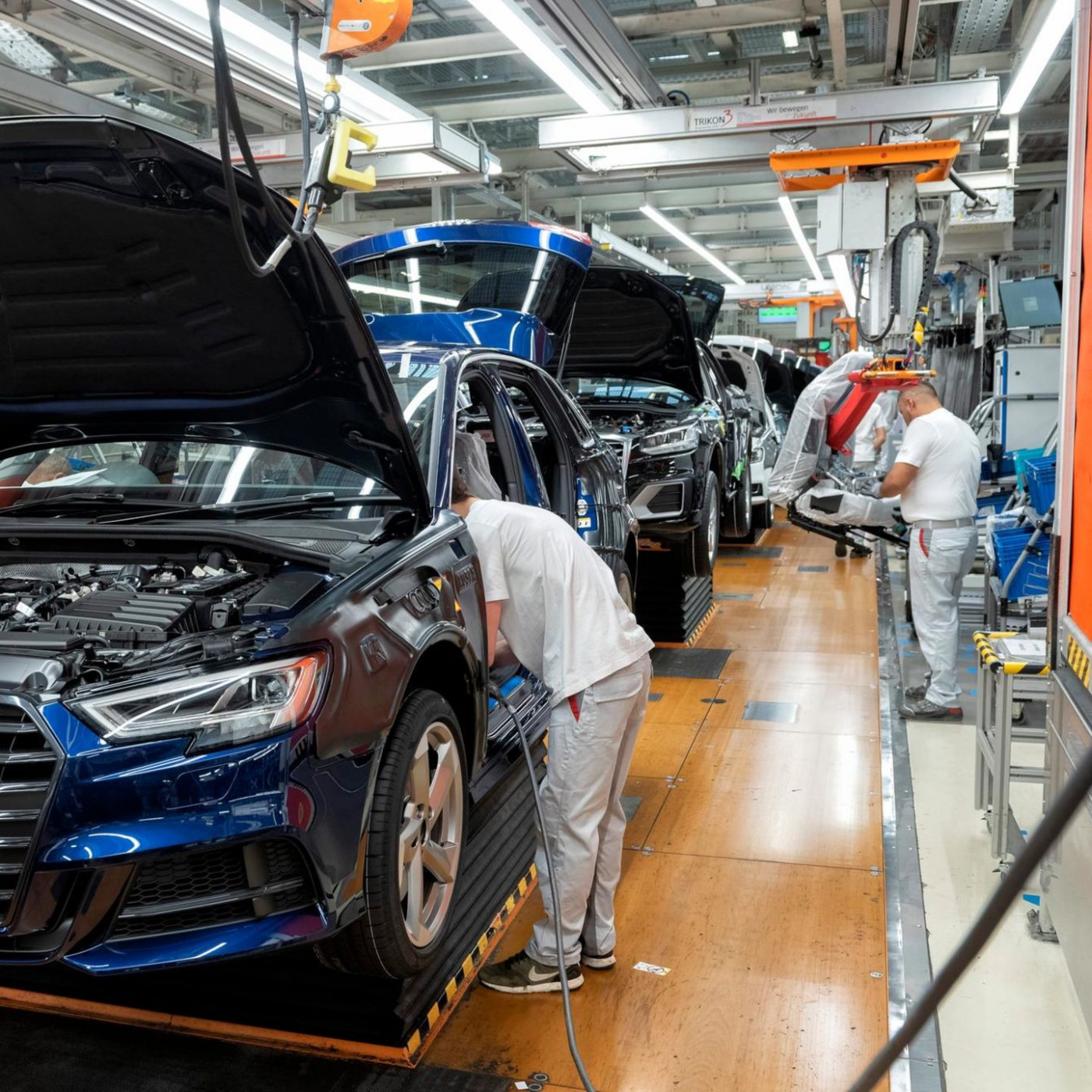 Schaffe, schaffe, Auto baue: Wo Fachkräfte mit Ausbildung am liebsten arbeiten