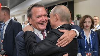 Sparkasse dreht Schröder den russischen Geld-Hahn ab