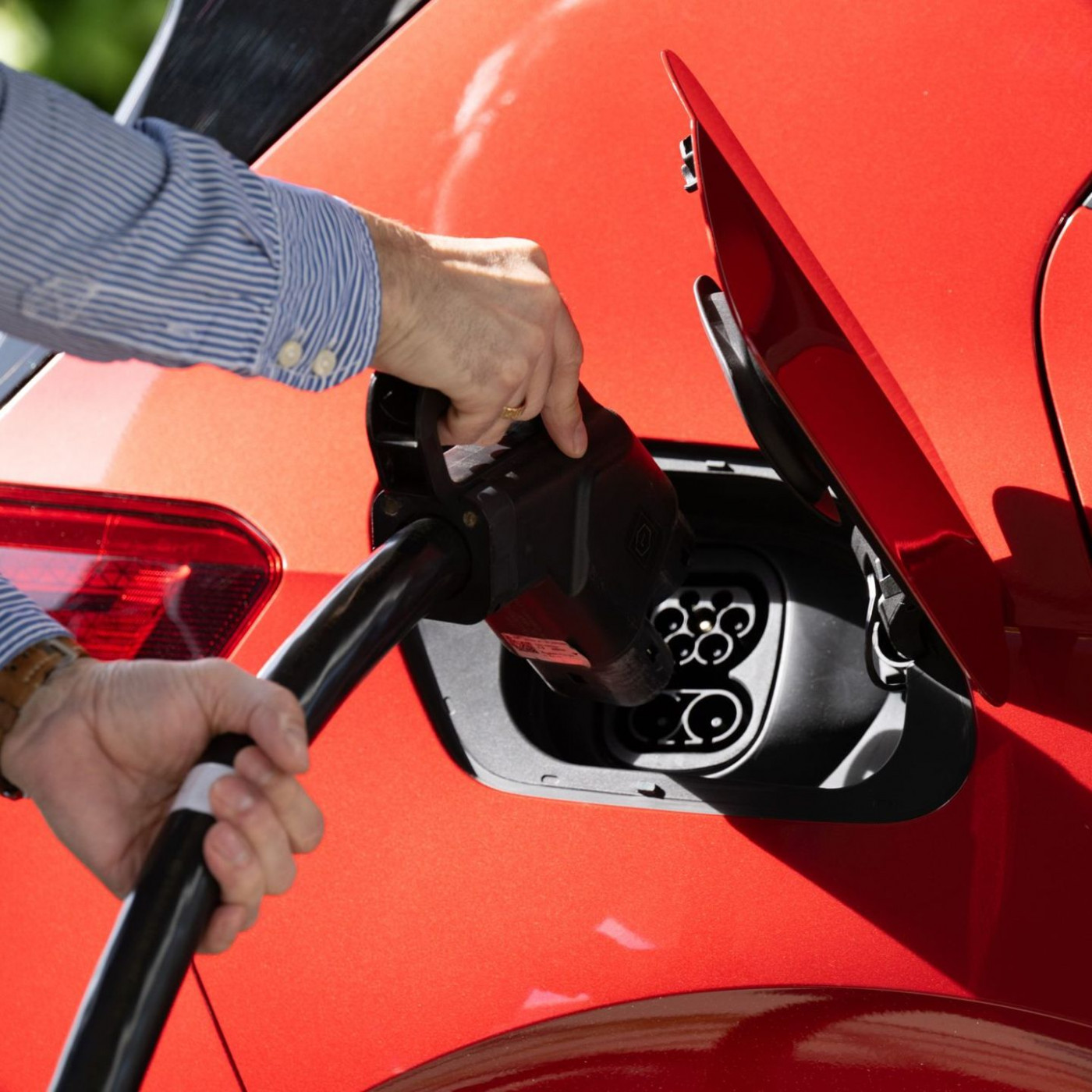 E-Auto-Käufer vertrauen deutschen Marken - auch im Ausland