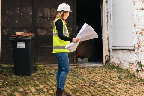 100.000 Pfund nach der Scheidung – damit startet sie beim "House Flipping" durch