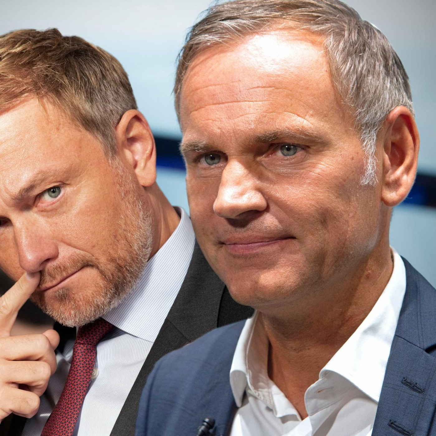 "Lieber Herr Lindner (...) Danke für Ihren Einsatz. Viele Grüße. Oliver Blume"