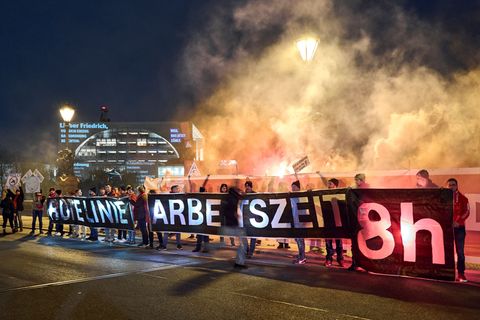 Studie: Wochenarbeitszeit würde Zwölf-Stunden-Tage erlauben