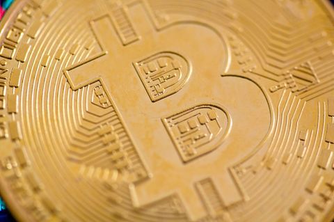 Bitcoin fängt sich nach Verlusten bei 106.000 US-Dollar