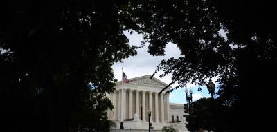 Supreme Court erlaubt Trump Entzug der Aufenthaltstitel von 500.000 Migranten