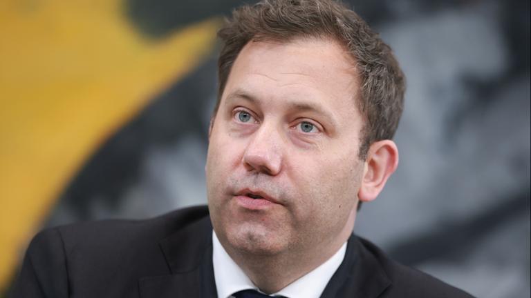 Klingbeil plant umfassende Entlastungen für Unternehmen
