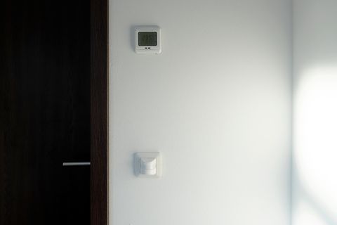 WLAN-Lichtschalter vs. smarte Glühlampe: Welche Beleuchtung für Sie die richtige ist