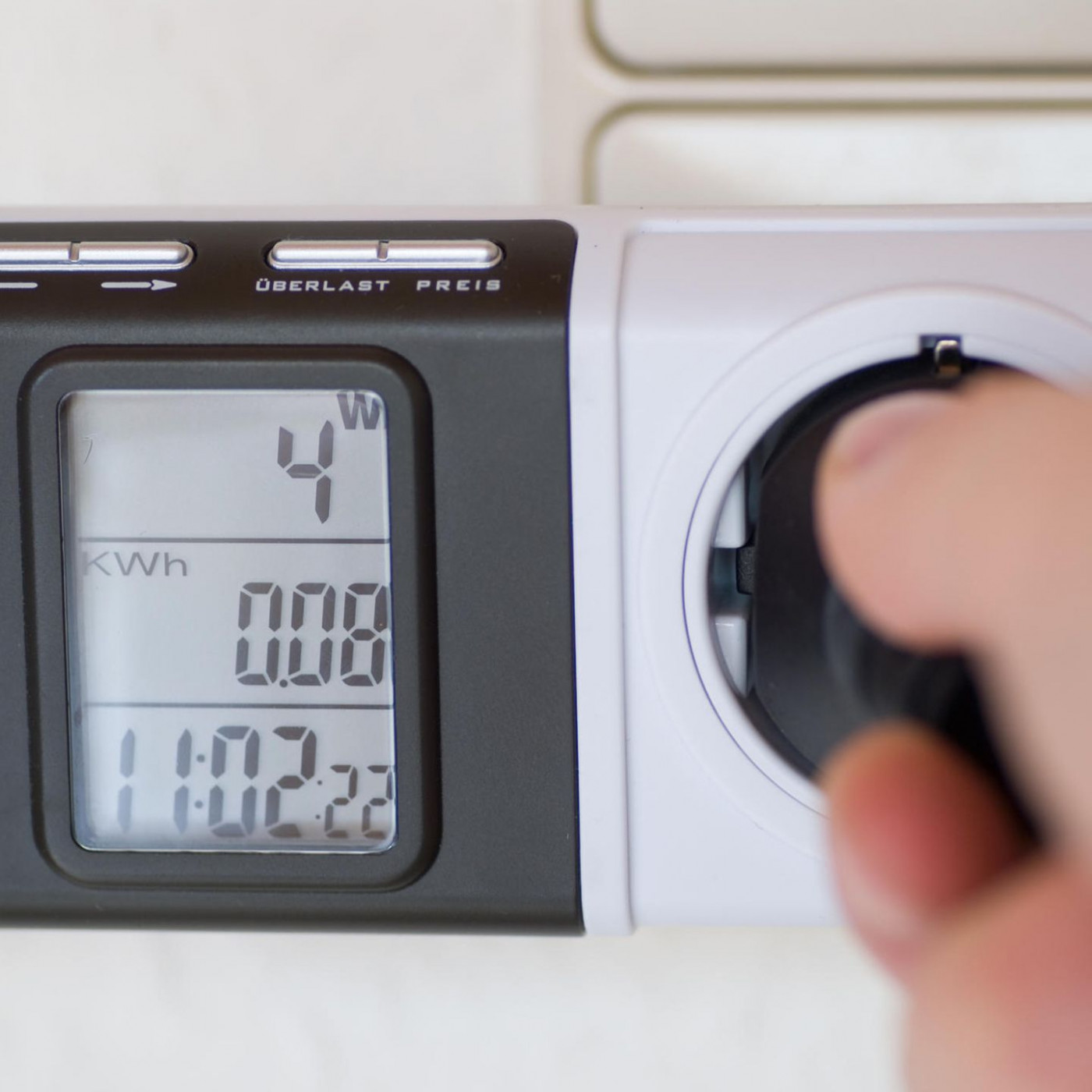 Strommessgerät für die Steckdose: So finden Sie Energiefresser im Haushalt