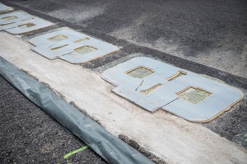 Teststrecke für Elektroauto-Ladung während der Fahrt
