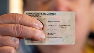 Nur wenige Menschen werden nach drei Jahren eingebürgert