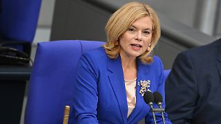 Klöckner fordert angemesseneren Kleidungsstil im Bundestag