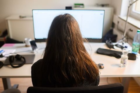 Umfrage: Krisenfester Job und gutes Gehalt am wichtigsten