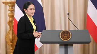 Thailands Regierungschefin Paetongtarn Shinawatra will mit Entschuldigung Koalition retten