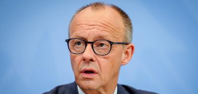 Kanzler gibt sich unbekümmert – Merz bleibt bei „Drecksarbeit“-Aussage
