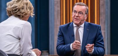 „Es ist nie gut, wenn eine Konfrontation militärisch eskaliert“, sagt Pistorius über den US-Angriff