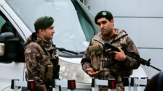 Türkische Behörden nehmen 160 Soldaten fest