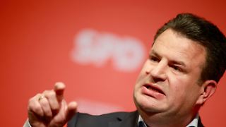 Heil schaltet sich in Streit um SPD-Manifest ein