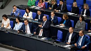 Bundestag setzt Familiennachzug von Geflüchteten aus