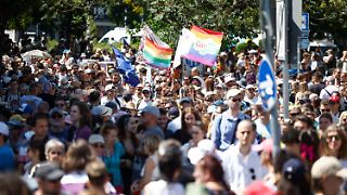 Tausende nehmen an verbotener Pride-Parade in Budapest teil