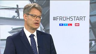 Minister stellt Milliarden-Forderung von Bahnchef Lutz infrage