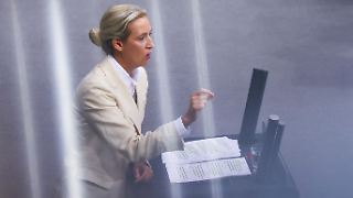 Von Mäßigung keine Spur: Weidel beleidigt Merz