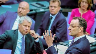 Spahn weist Masken-Vorwürfe gegen sich entschieden zurück