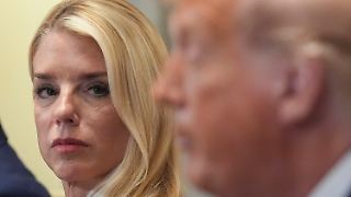 MAGA-Welt zürnt über Epstein und Trumps Justizministerin Bondi