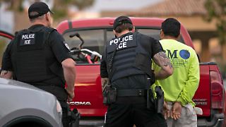 Trump-Regierung will illegale Migranten in Haft halten