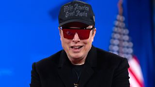 Elon Musk gibt den pubertierenden Teenager