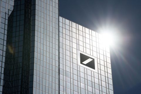 Deutsche Bank schließt Modernisierung von Geldautomaten ab