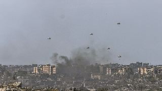 Israel lässt Gaza-Hilfslieferungen aus der Luft zu